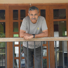 MISTY GREY - MEN TSHIRTS – SUPER COMBED COTTON – PLANT DYED- ANTI MICROBIAL / ANTI BACTERIAL– ROUND NECK – HALF SLEEVE TSHIRT – DURABLE FOR ACTIVE AND EVERYDAY WEAR – 180gsm – PACK OF 1